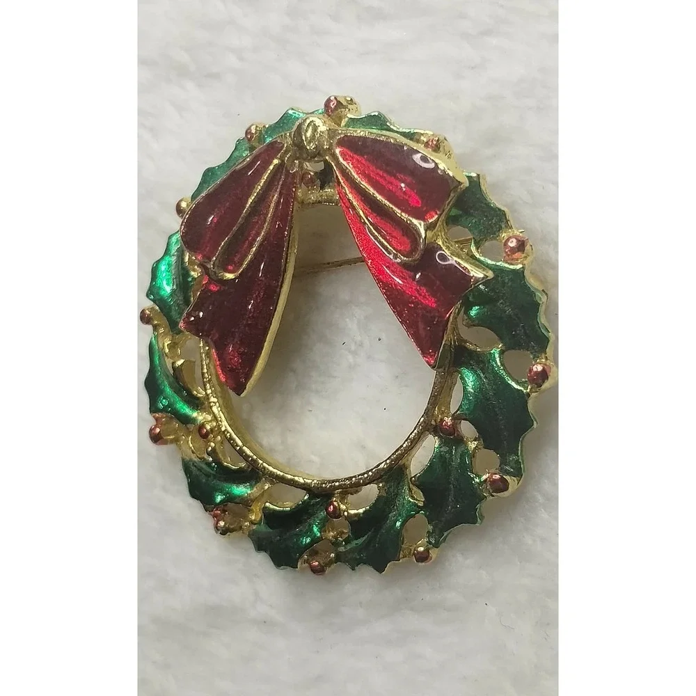Vintage Christmas Wreath Brooch Pin Gold Tone Red Enamel Bow‎ Green Holly Leaf